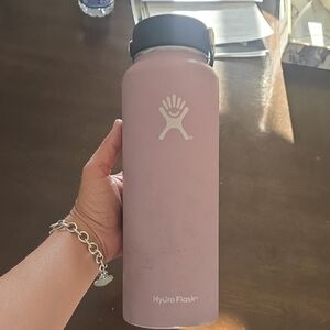 Hydro Flask 32oz Pink Water Bottle